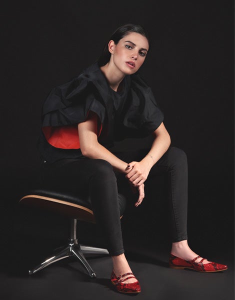 Frambuã es una firma 'handmade' de fabricación 100% española, capitaneada por Rocío González. Este proyecto nació con el propósito de cambiar el concepto del lujo. Para ella, este concepto significa máxima comodidad, calidad en la materia y precio accesible. Los mocasines y las bailarinas son uno de sus puntos fuertes y, según la experta Ana Vijandi, «tienen un toque elegante y afrancesado irresistible. Cualquiera de sus diseños puede valer para el día a día o para ir a una boda o a un evento arreglado». En Getxo estarán a la venta las propuestas de 'Malvo', su última colección, que está marcada por los tonos otoñales, las mezclas de texturas y unos colores que llegan cargados de fuerza y energía.