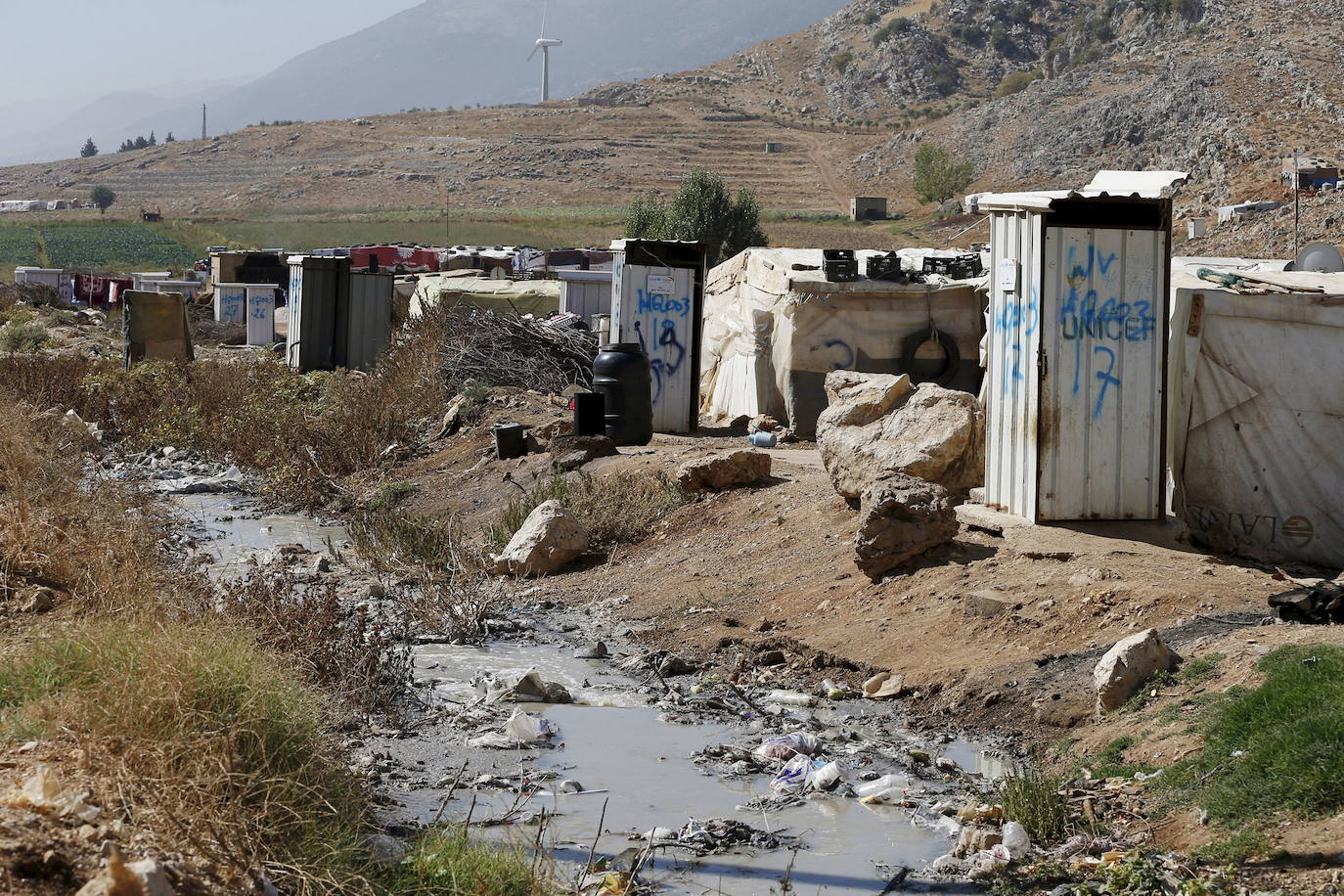 Los inodoros donados por Unicef y World Vision cerca de las carpas de asentamiento de refugiados sirios en Qab Elias, en el valle de Bekaa, cerca de Baalbek, Líbano.