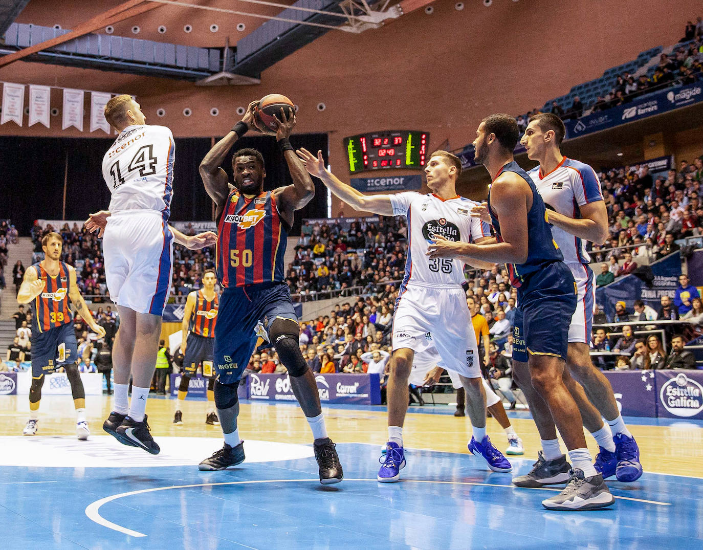 Fotos: Las mejores fotos del Monbus Obradoiro -Kirolbet Baskonia