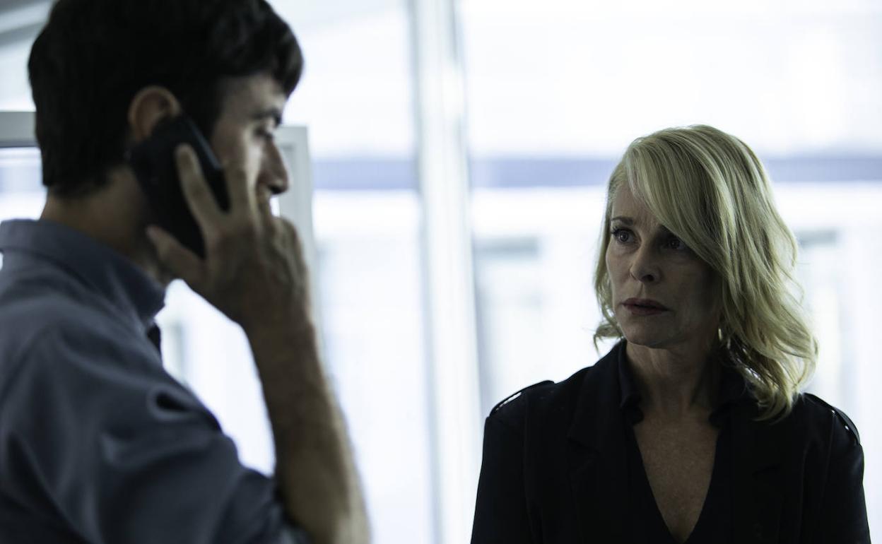 Javier Rey y Belén Rueda protagonizan 'El Silencio de la Ciudad Blanca'.