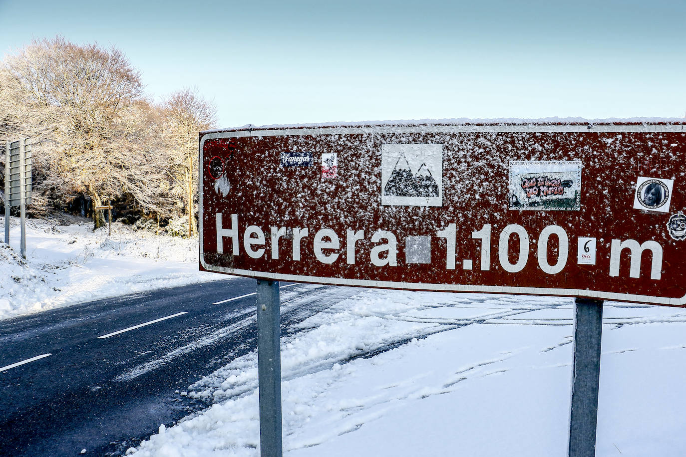 Fotos: Estampas que deja hoy la nieve en Herrera