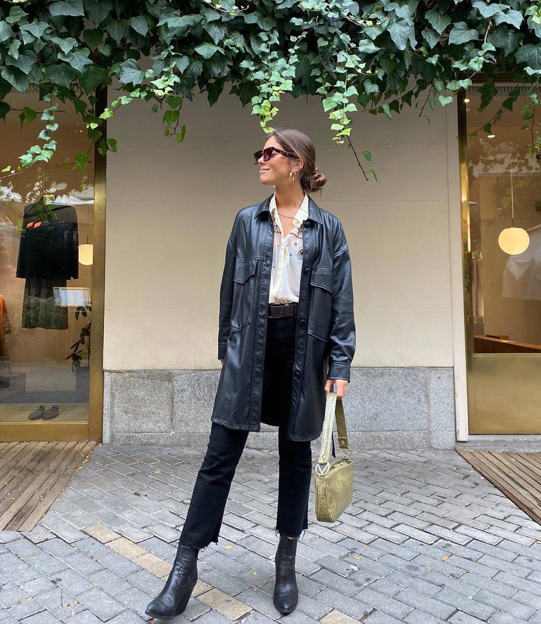 Estos son algunos de los modelos diseñados por la joven 'nfluencer', elaborados en cuero vegano y fabricados en un taller de Elche.