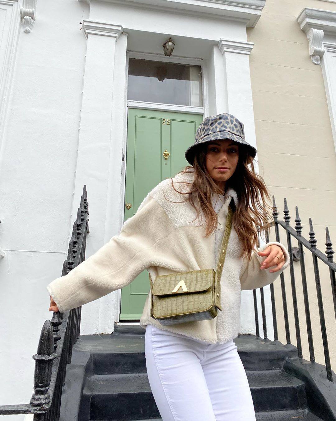 Estos son algunos de los modelos diseñados por la joven 'nfluencer', elaborados en cuero vegano y fabricados en un taller de Elche.