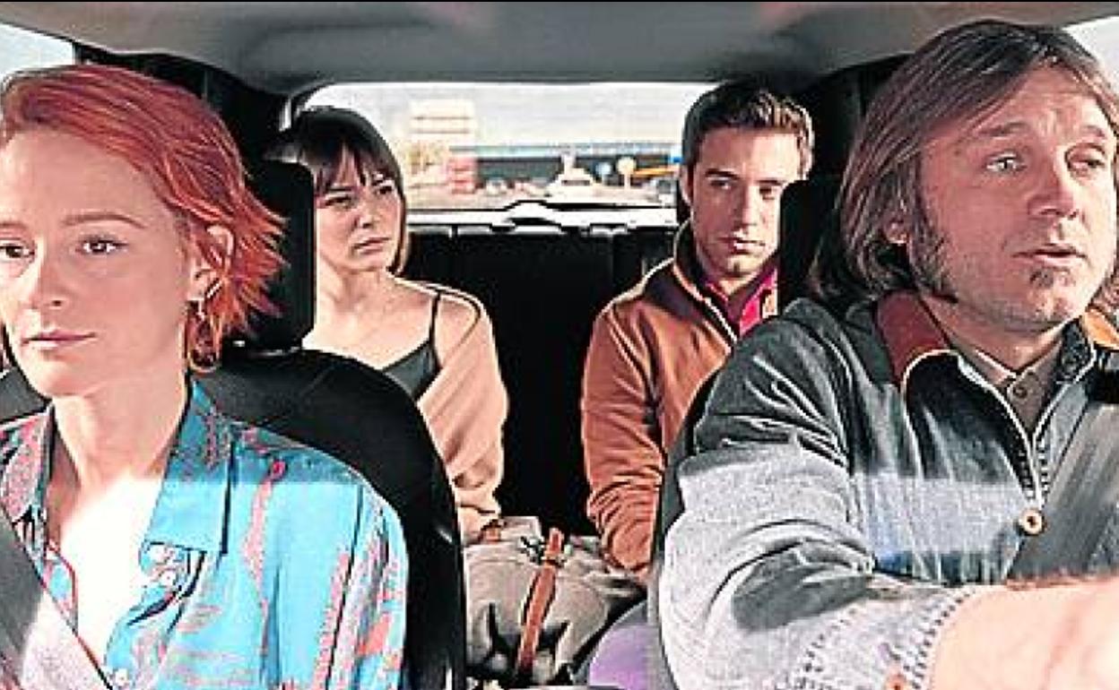 Crítica de 'Con quién viajas' (2021): Al volante y a lo loco