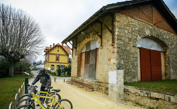 Las rutas por la Llanada incluyen la opción de paseos en bicicleta. 