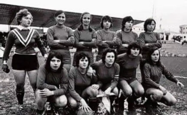 Selección española en el Estadio del Arcángel de Córdoba en 1971.
