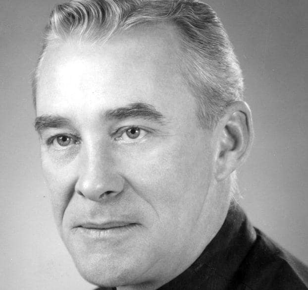El padre Walter Halloran, que tenía 26 años cuando ayudó en el exorcismo de 1949. 