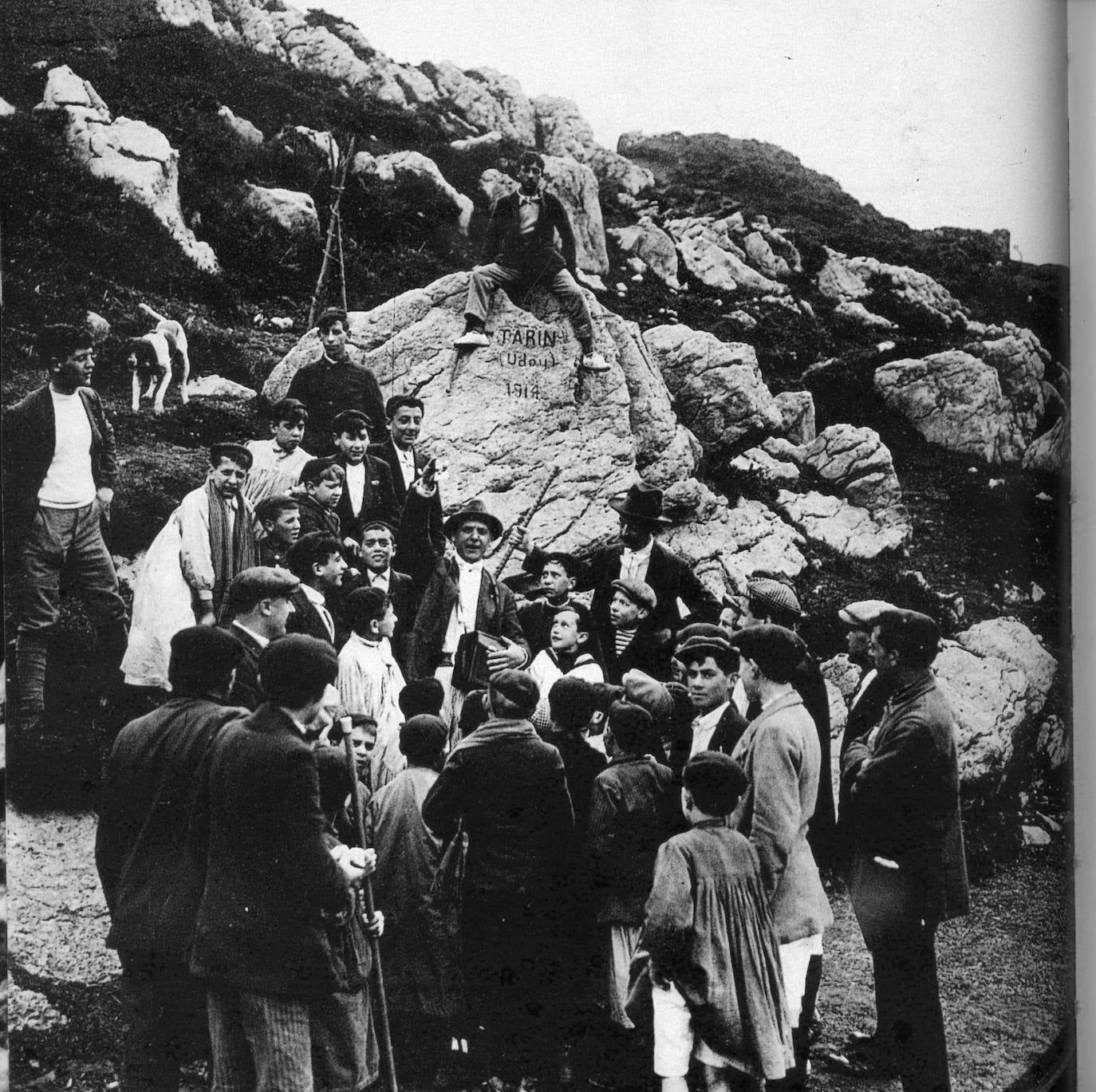 Inauguración de la Fuente Tarín, en 1914.