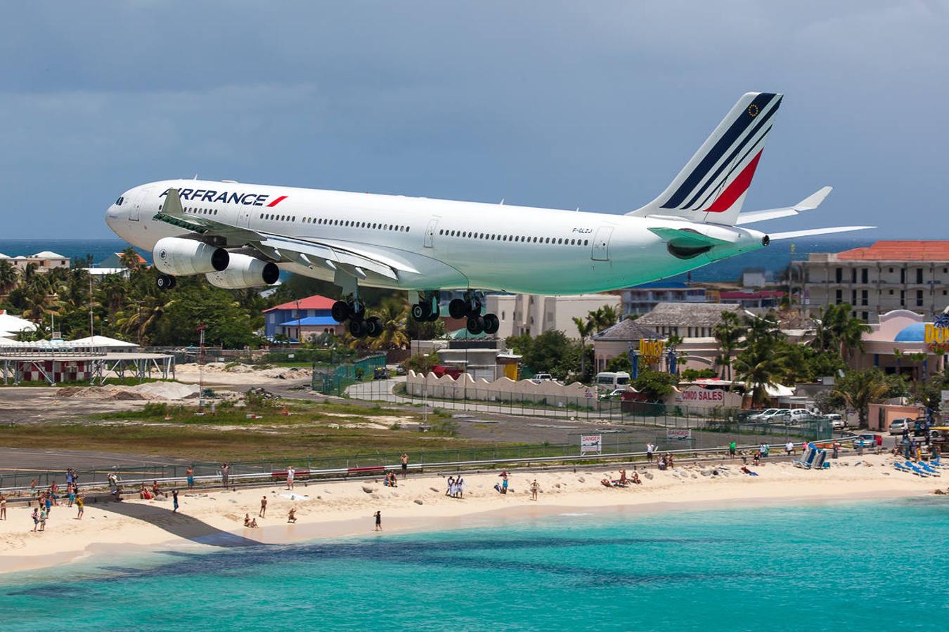 Aeropuerto Princesa Juliana (Isla de San Martín, Caribe).