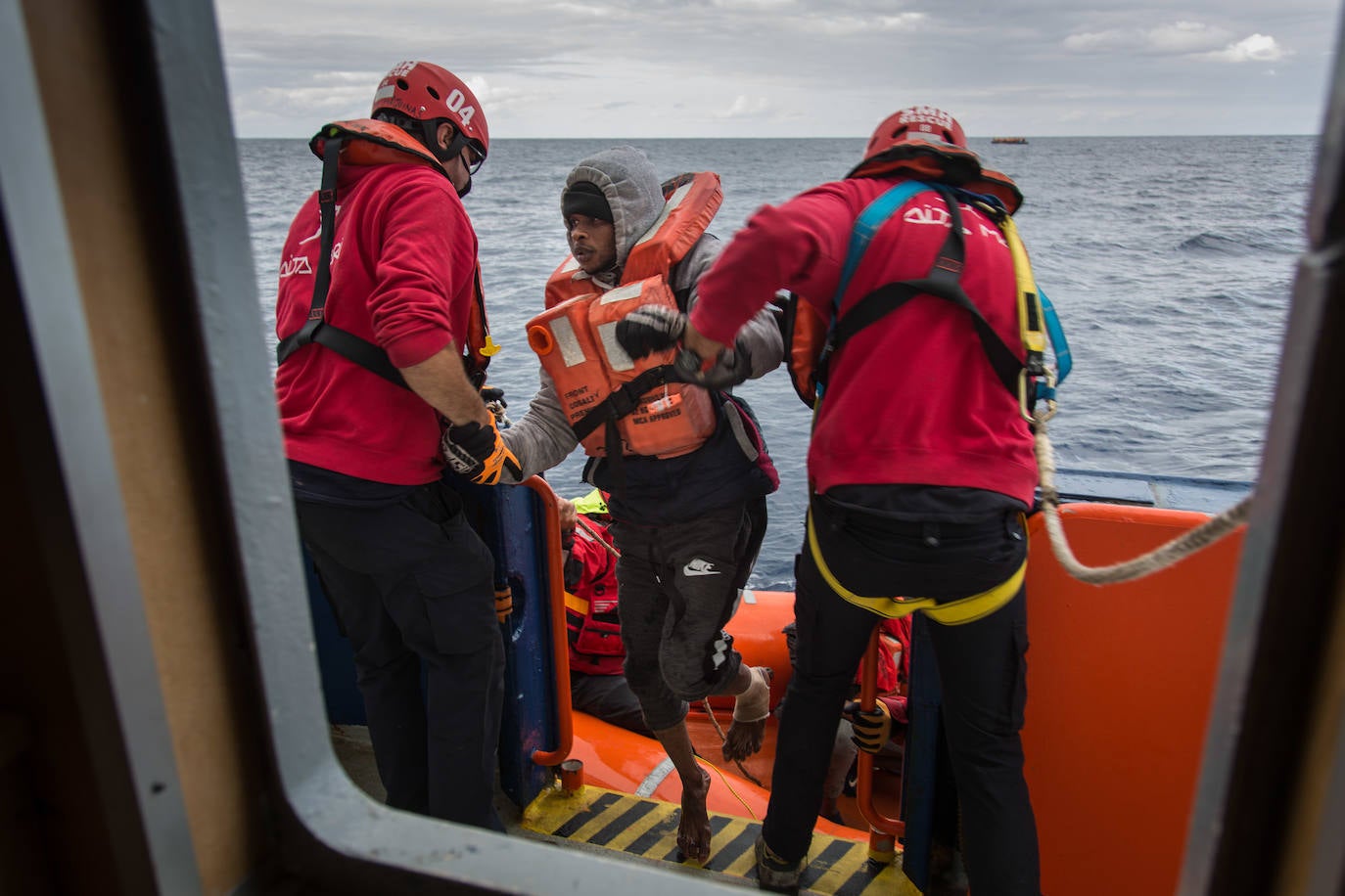 Salvar vidas. Esa ha sido siempre la misión del 'Aita Mari', el pesquero guipuzcoano reconvertido en barco de rescate y desde este jueves ha conseguido salvar las de decenas de personas.