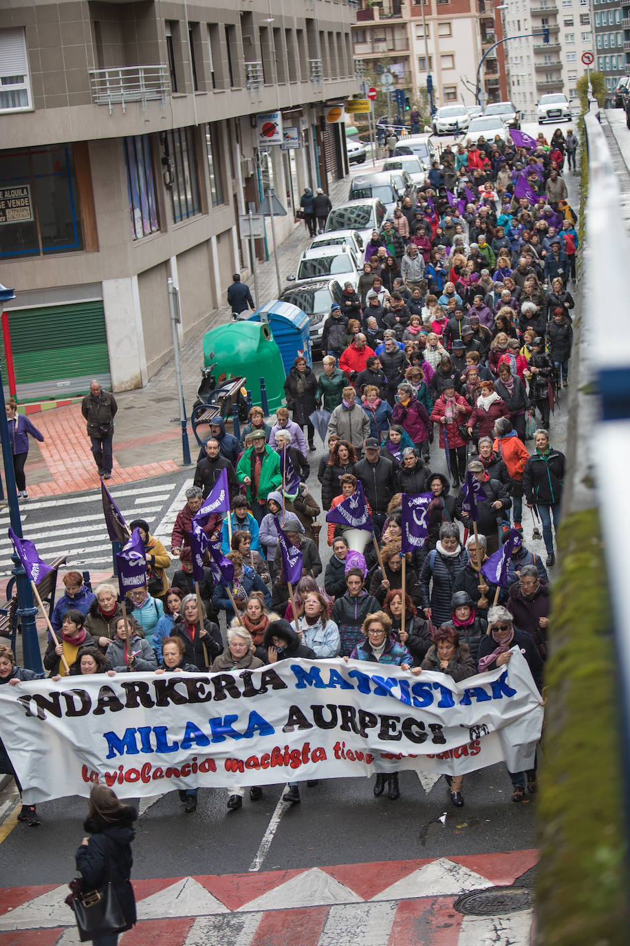 Fotos: Así ha sido la marcha contra la violencia machista realizada entre Sestao y Santurtzi