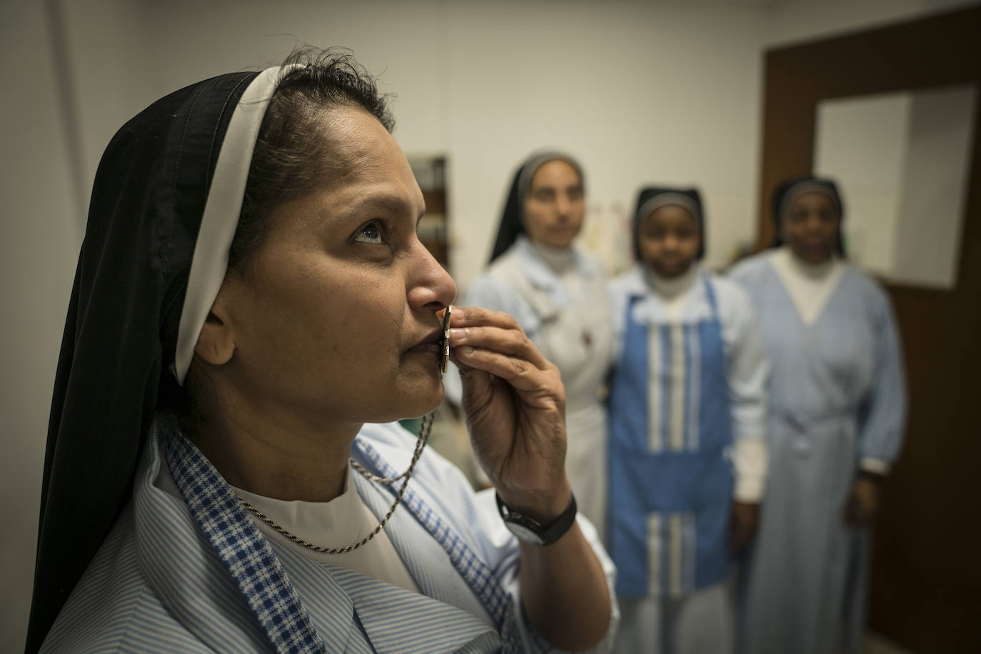 Fotos: Las monjas de clausura de Basurto se aplican con la repostería para sobrevivir