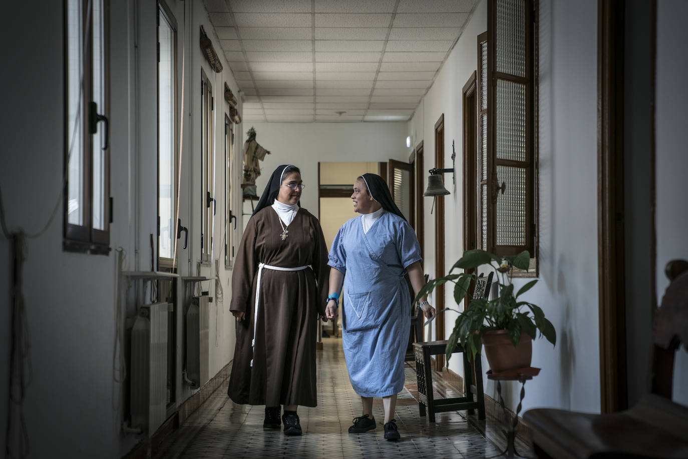 Fotos: Las monjas de clausura de Basurto se aplican con la repostería para sobrevivir