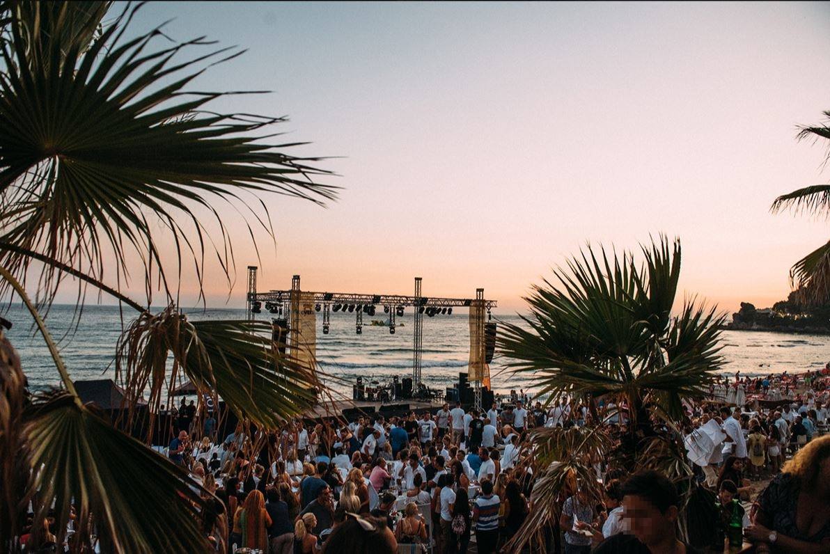 85.- Pazuzu Beach Club (Corfú, Grecia)