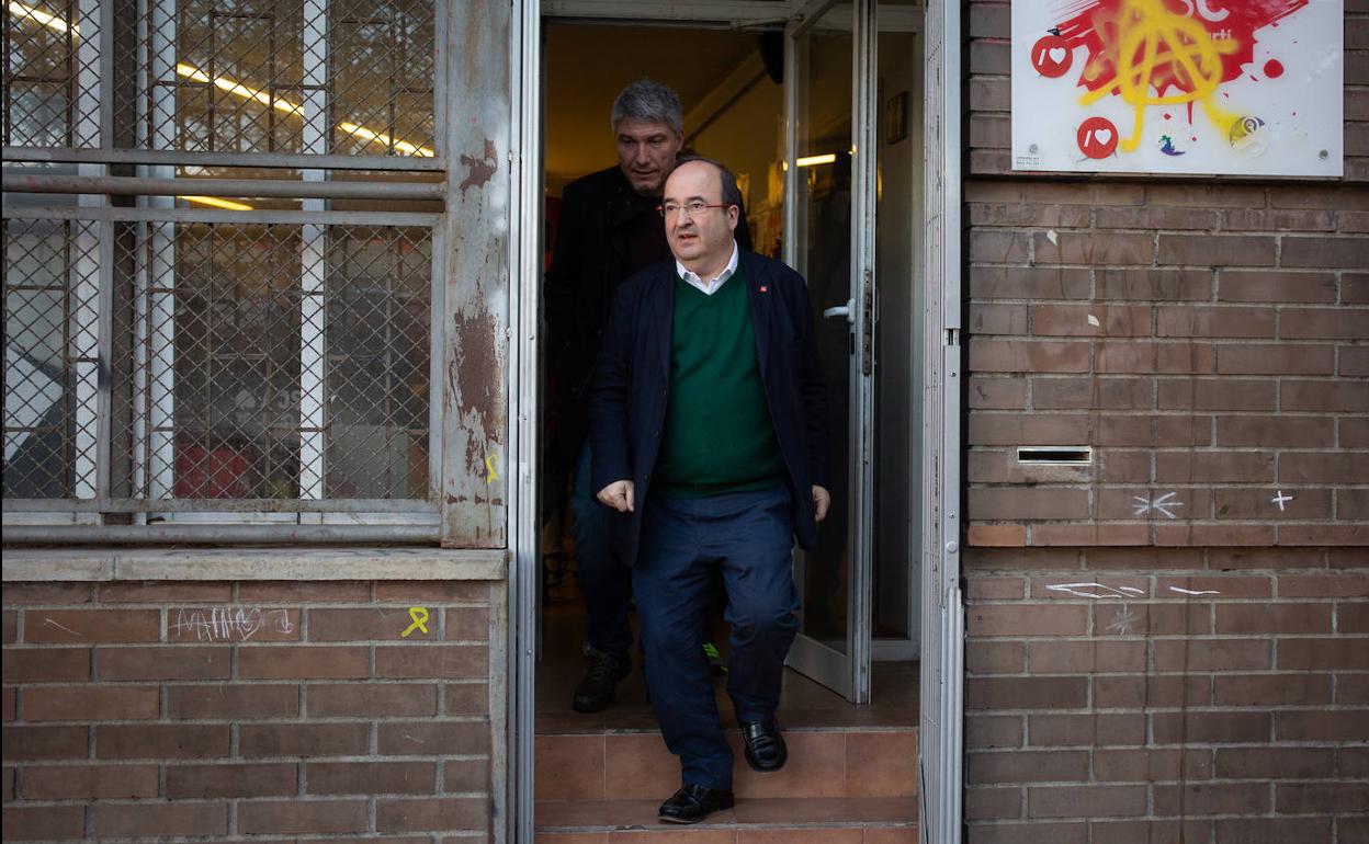 El líder del PSC, Miquel Iceta, el sábado tras votar en la consulta sobre el pacto con Podemos.