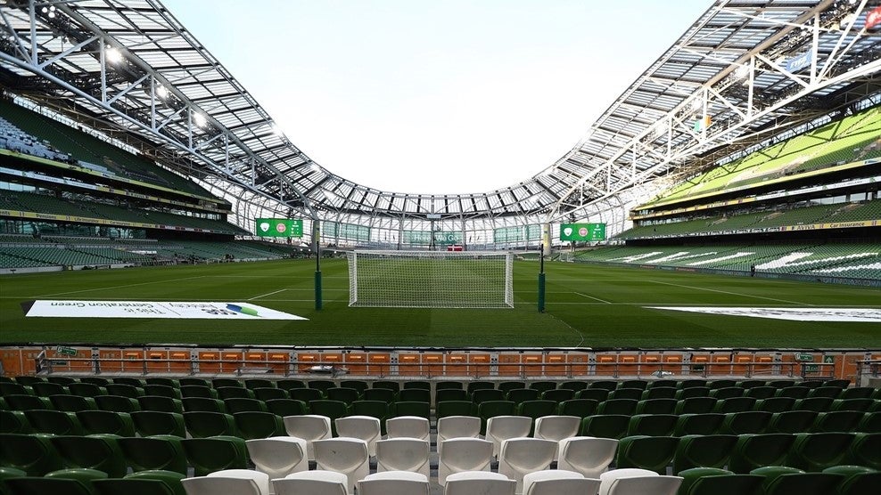 Su espectacular forma curvilínea fue específicamente diseñada para minimizar el impacto en las áreas residenciales que lo rodean. Será, junto a San Mamés, la sede de los partidos del Grupo E y uno de octavos.