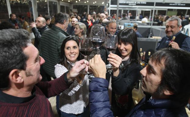 Brindis en la edición anterior de Ardoaraba. 