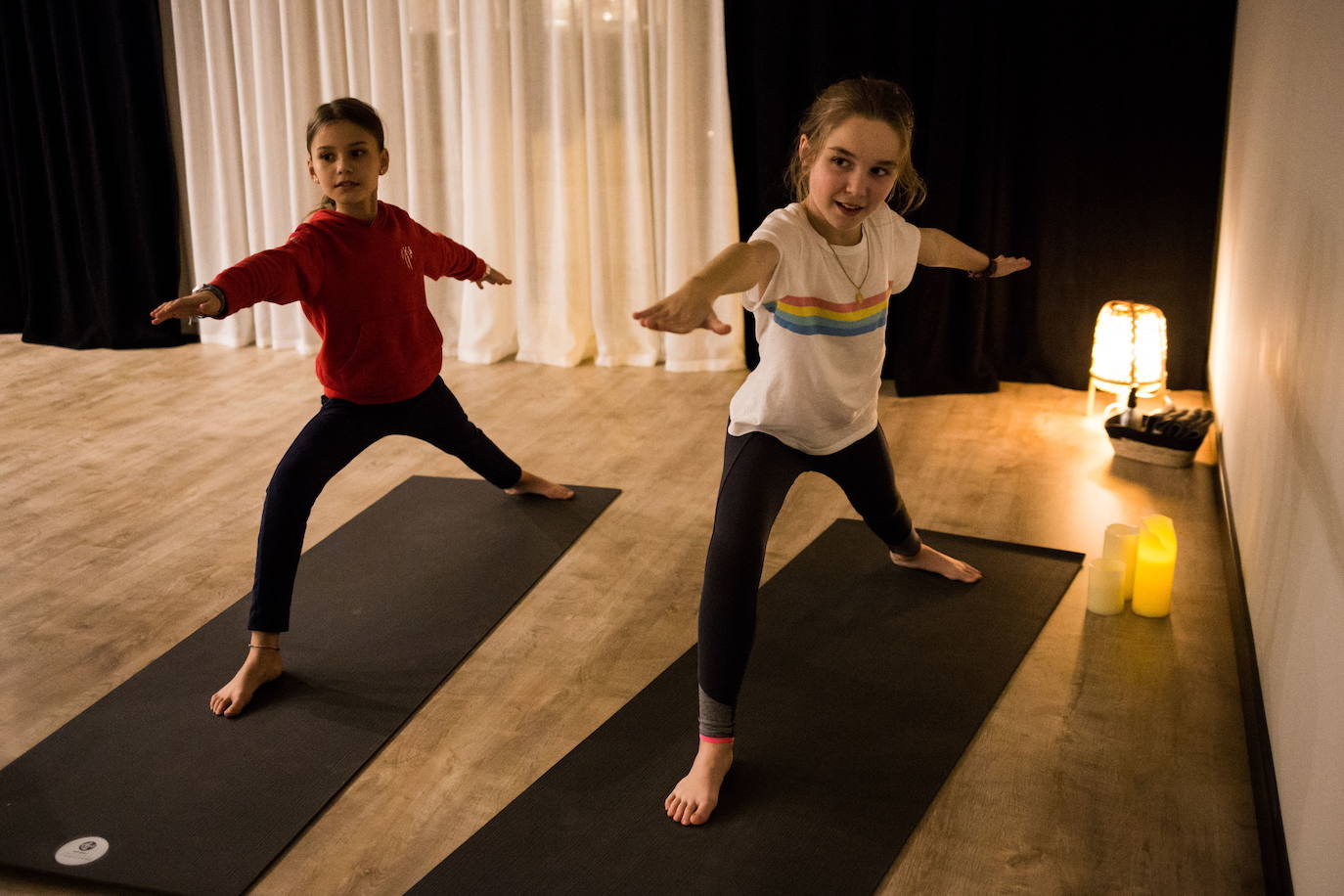 El yoga es una forma de relajarse.