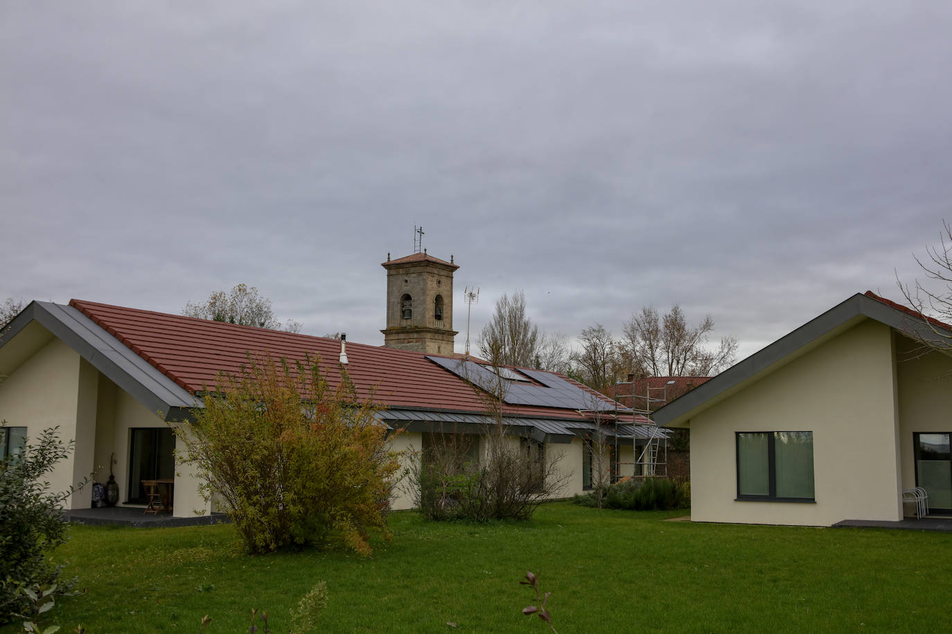 La casa de Adelina tiene una eficiencia energética muy superior a una vivienda convencional