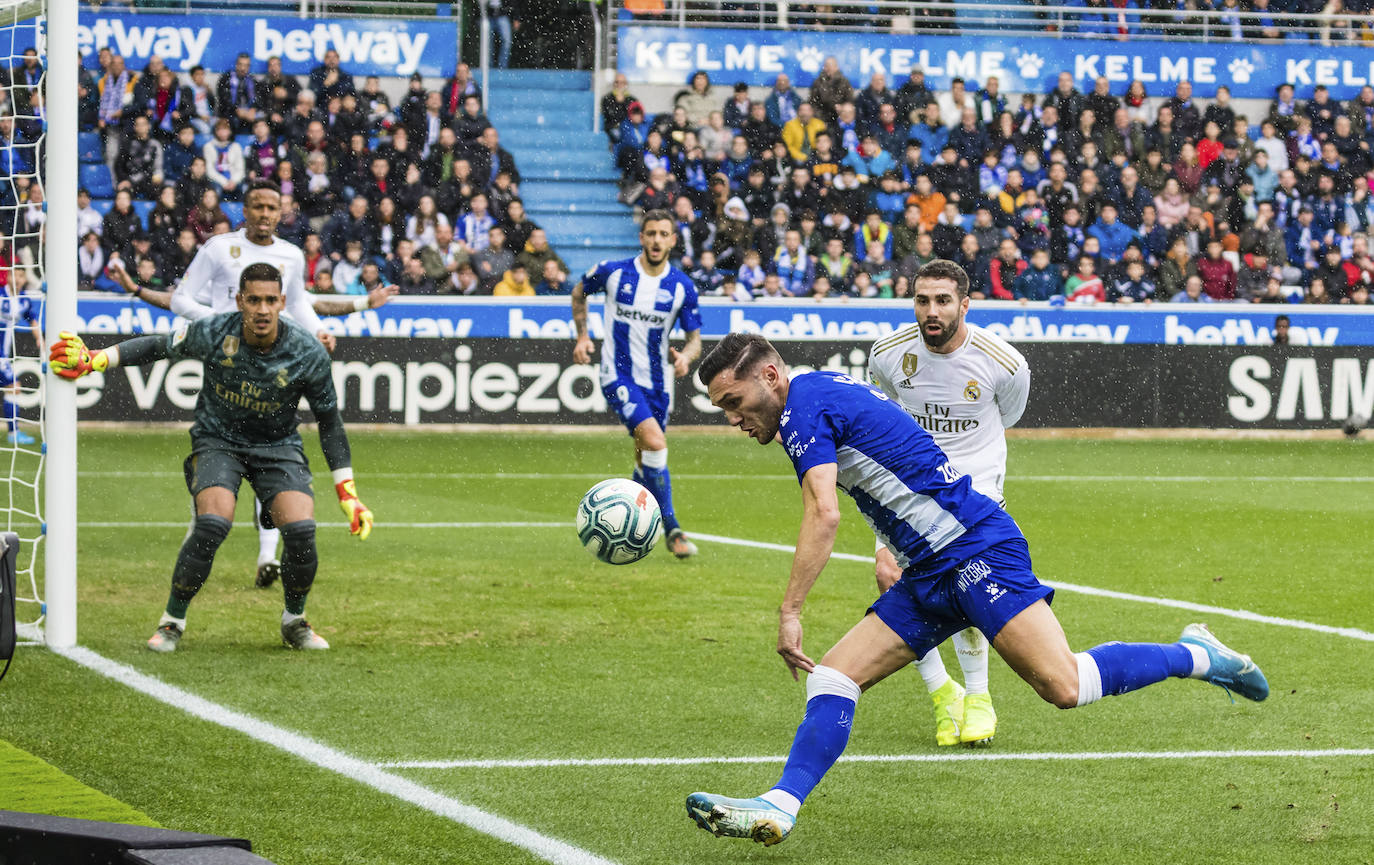 Fotos: Las mejores imágenes del Alavés-Real Madrid