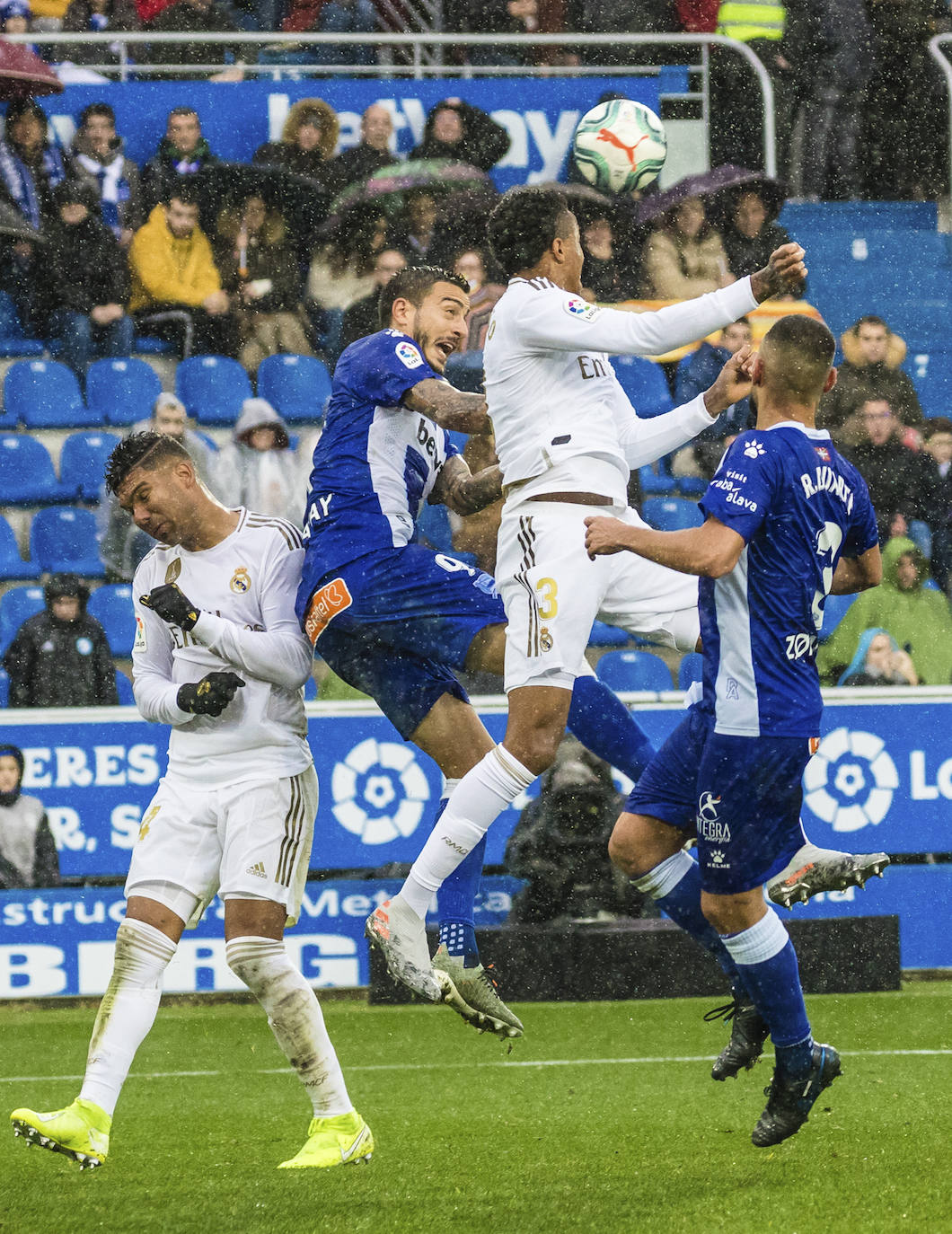 Fotos: Las mejores imágenes del Alavés-Real Madrid