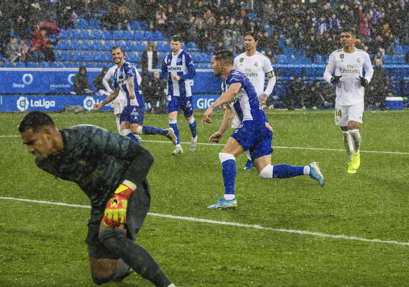 Fotos: Las mejores imágenes del Alavés-Real Madrid