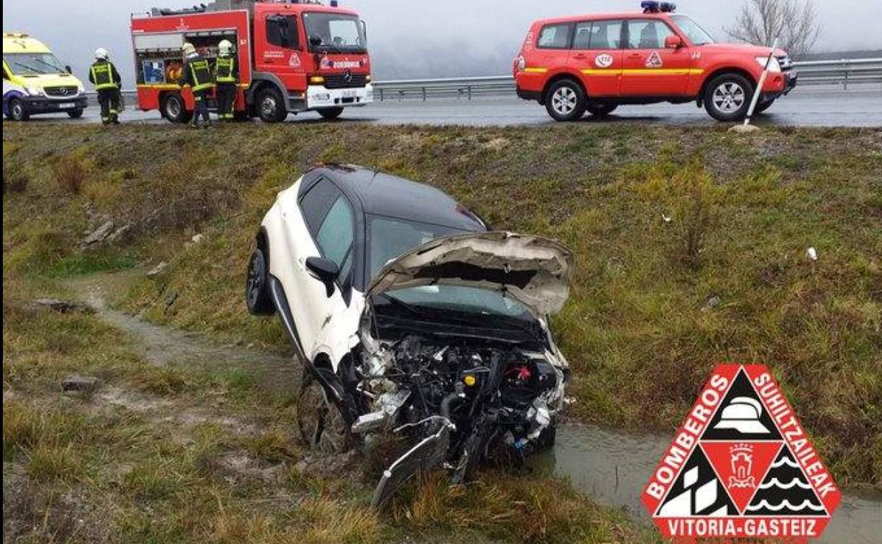 Imagen del accidente que se ha producido en la A-1. 