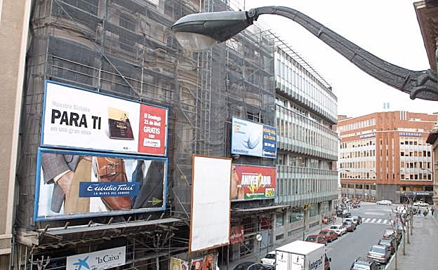 Publicidad en un andamio.