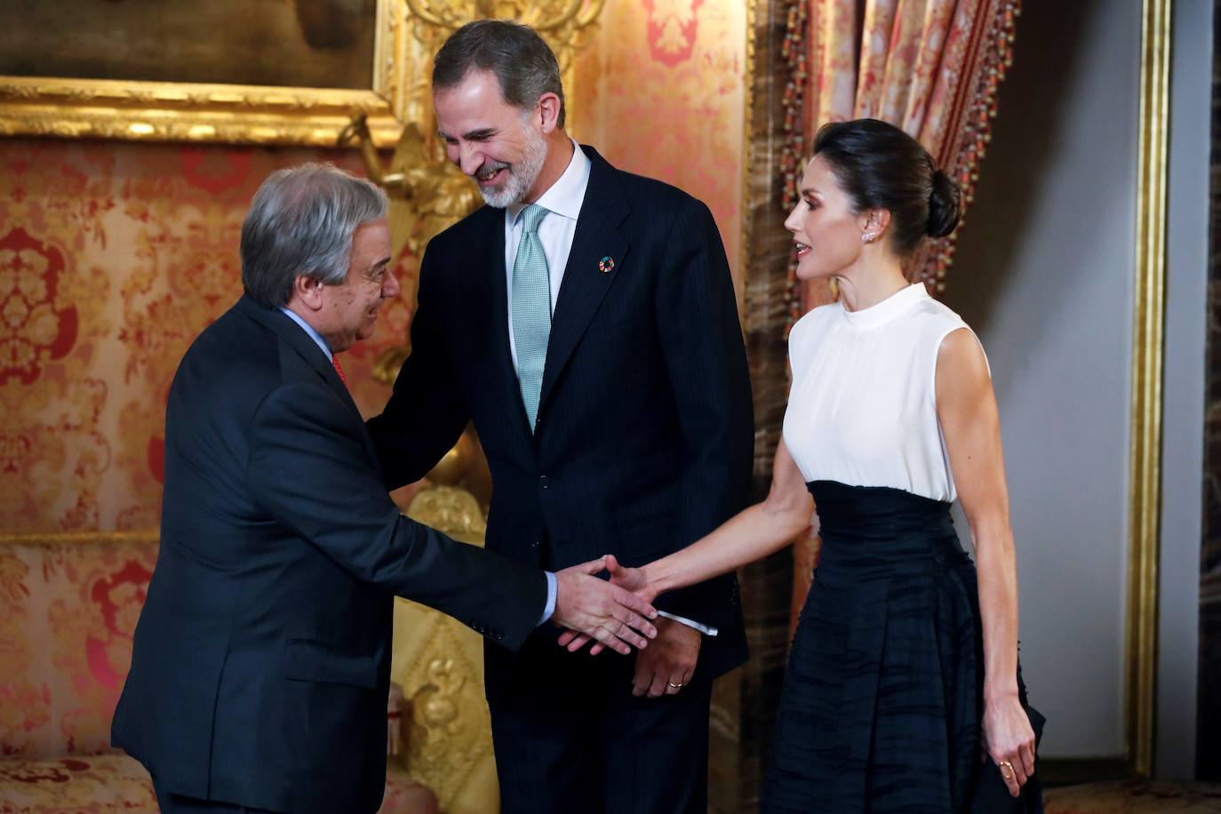 Fotos: La falda eco de H&amp;M de Letizia para la Cumbre del Clima