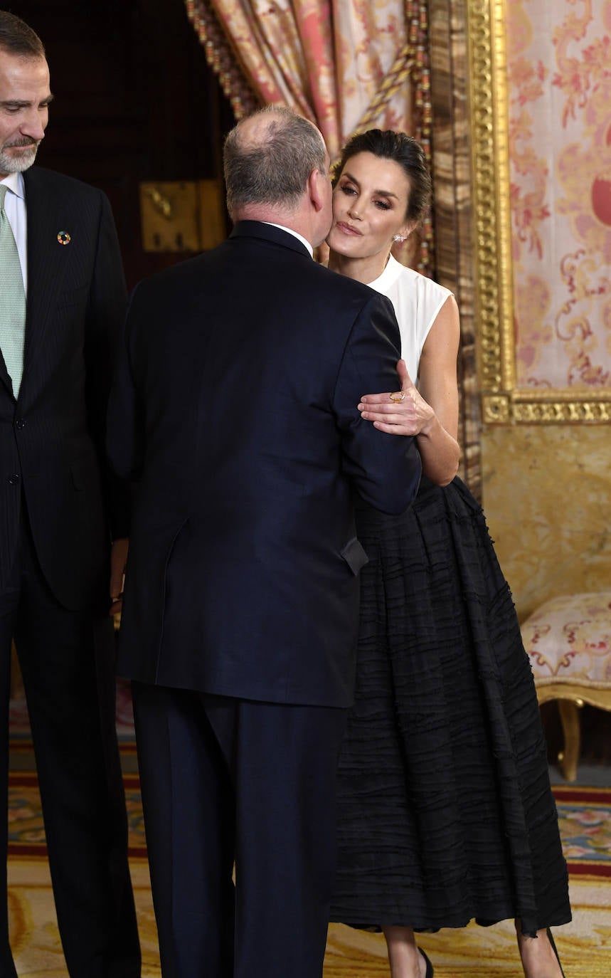 Fotos: La falda eco de H&amp;M de Letizia para la Cumbre del Clima