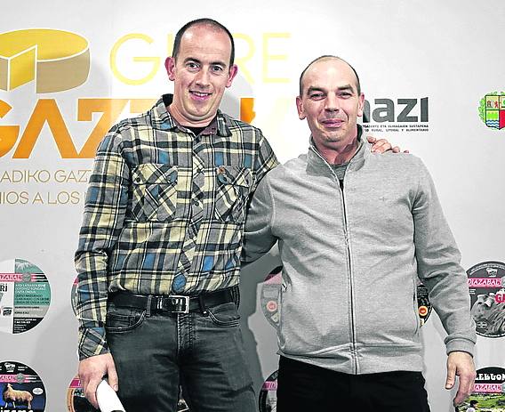 Iñaki Ansola (Mausitxa), junto a Ander Unda del restaurante Boroa.