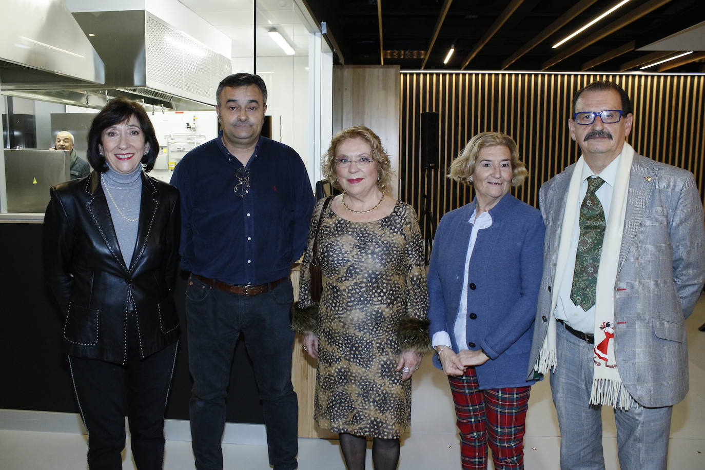 Blanca Nieves de Arana, Luis Ruiz Cuevas, Maribel Arana, Vicky Barragán e Ibon de Olano.
