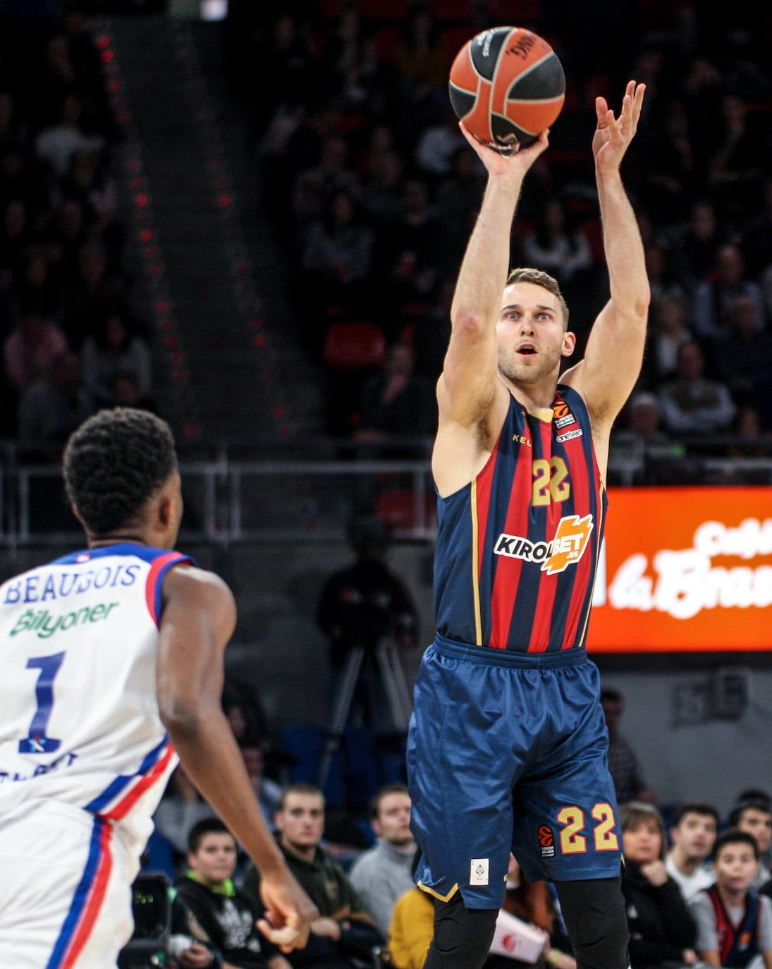 Fotos: Las mejores imágenes del Baskonia - Efes de la Euroliga 2019