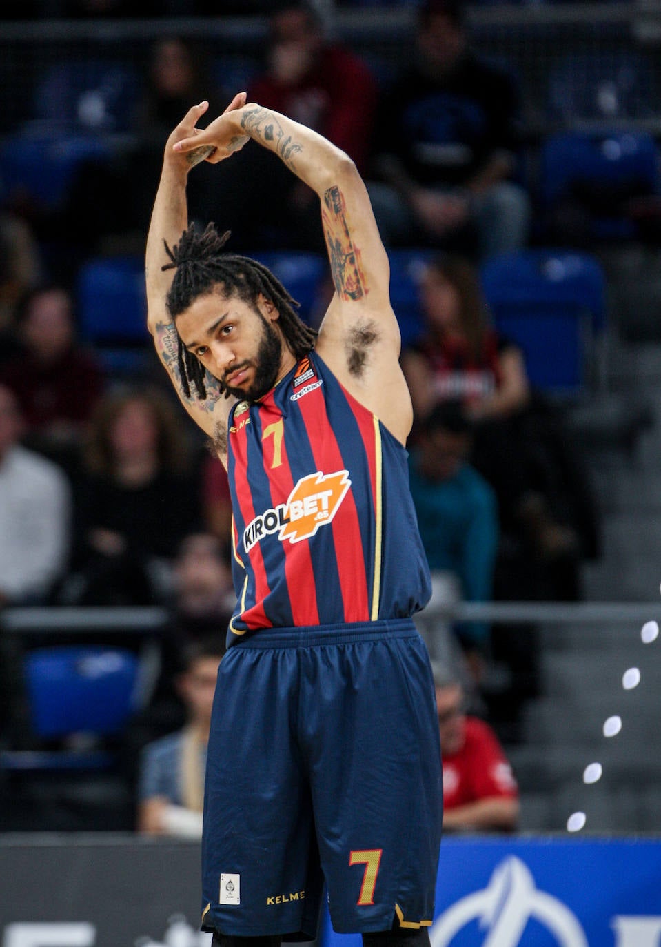 Fotos: Las mejores imágenes del Baskonia - Efes de la Euroliga 2019