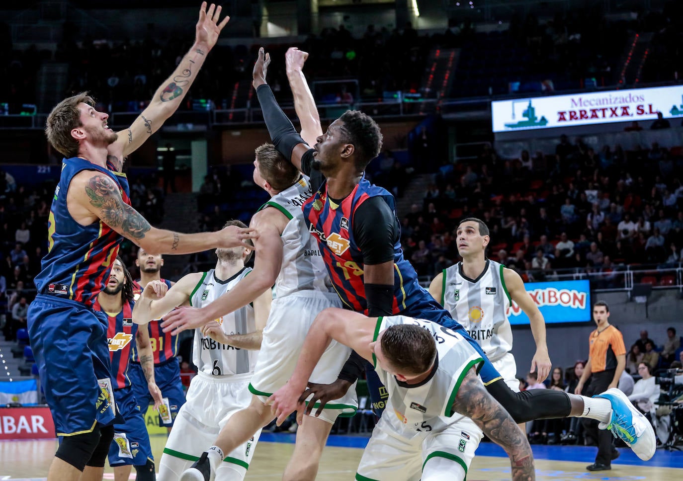 Fotos: LAs mejores imágenes del Baskonia - Joventut de la Liga Endesa 2019