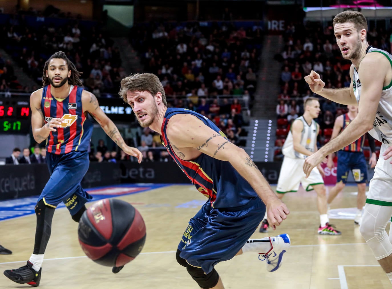 Fotos: LAs mejores imágenes del Baskonia - Joventut de la Liga Endesa 2019