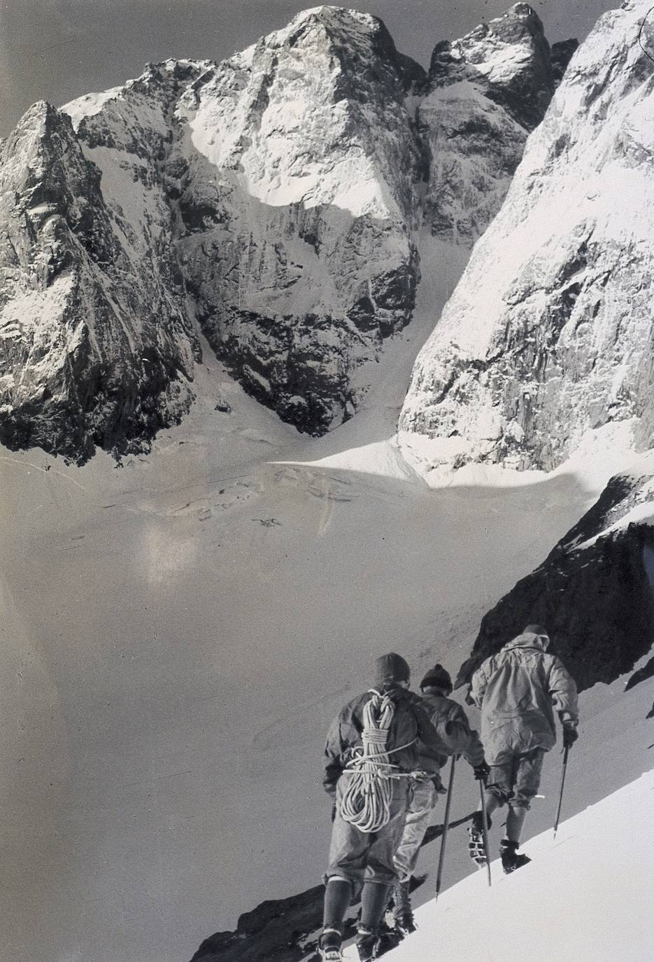 Hacia el primer ascenso vasco del couloir de Gaube en 1959.