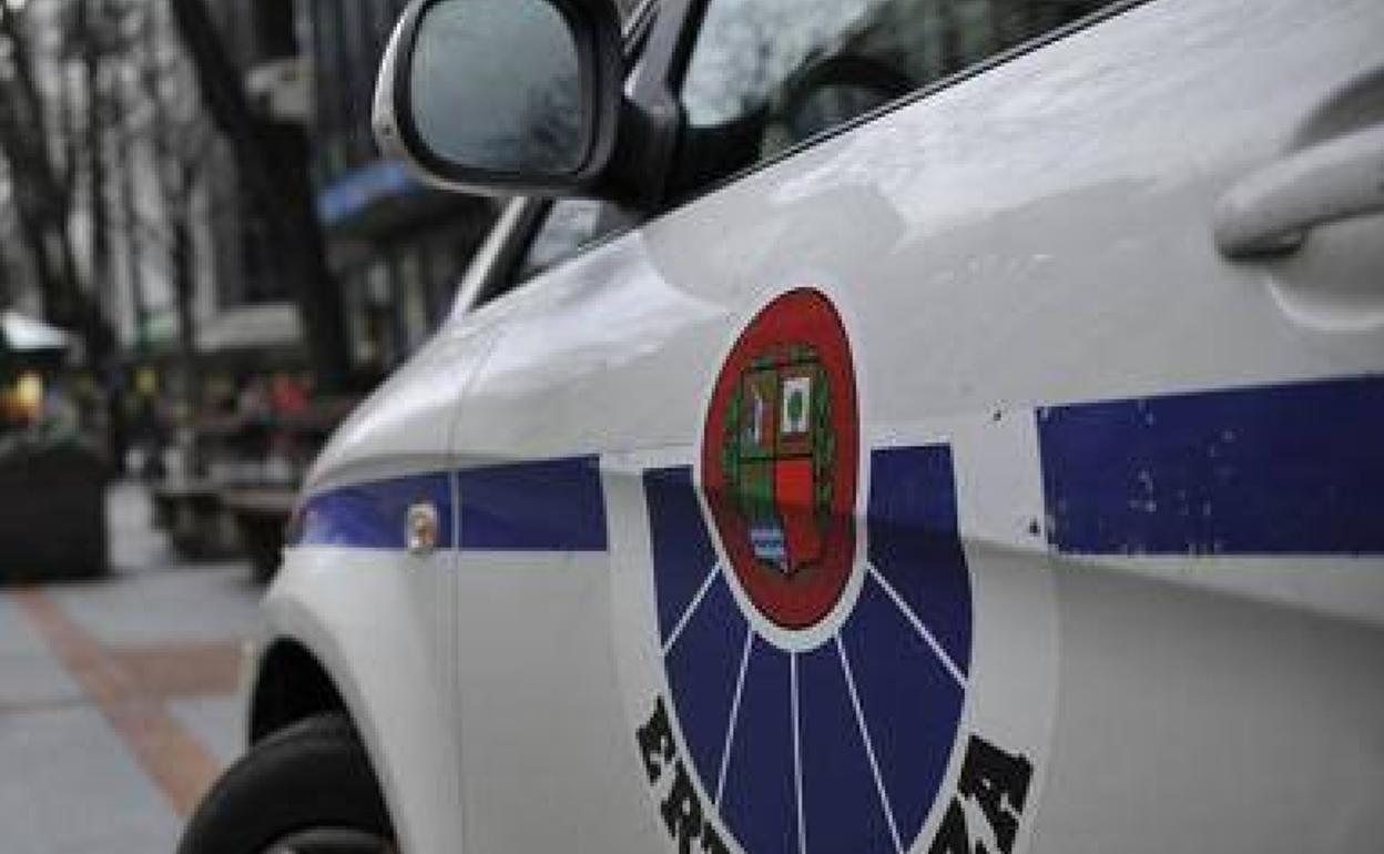 Detenidos por vender droga tras ser vistos por agentes de paisano en Begoña