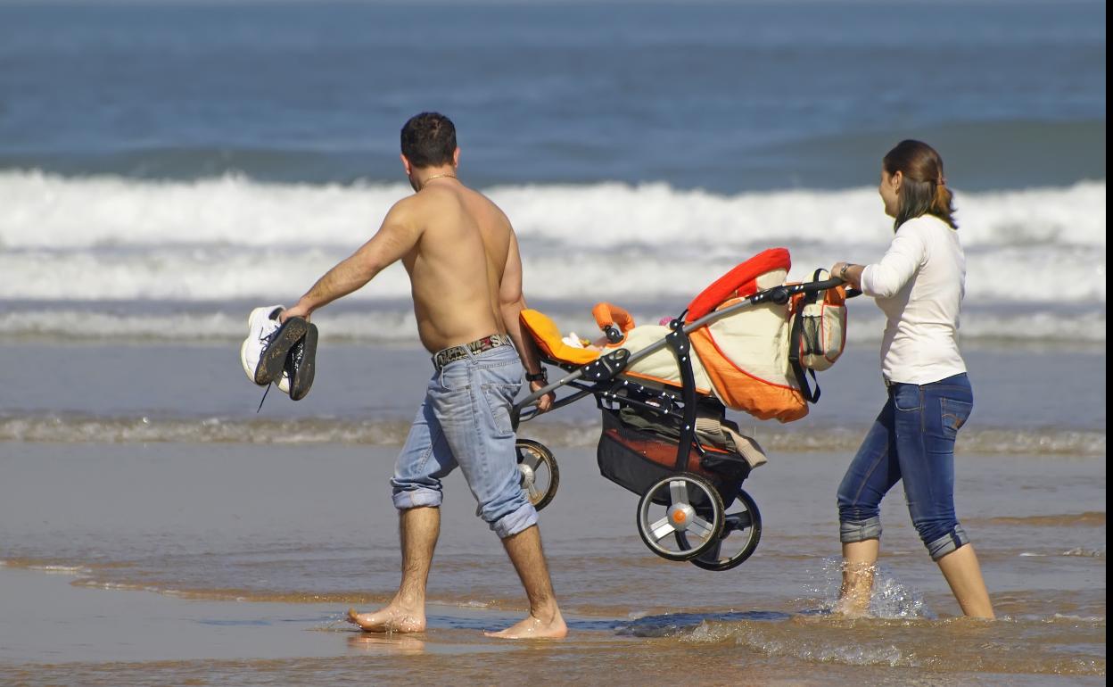 Bizkaia devolverá el IRPF de la maternidad a las 200 madres a las que se lo denegó