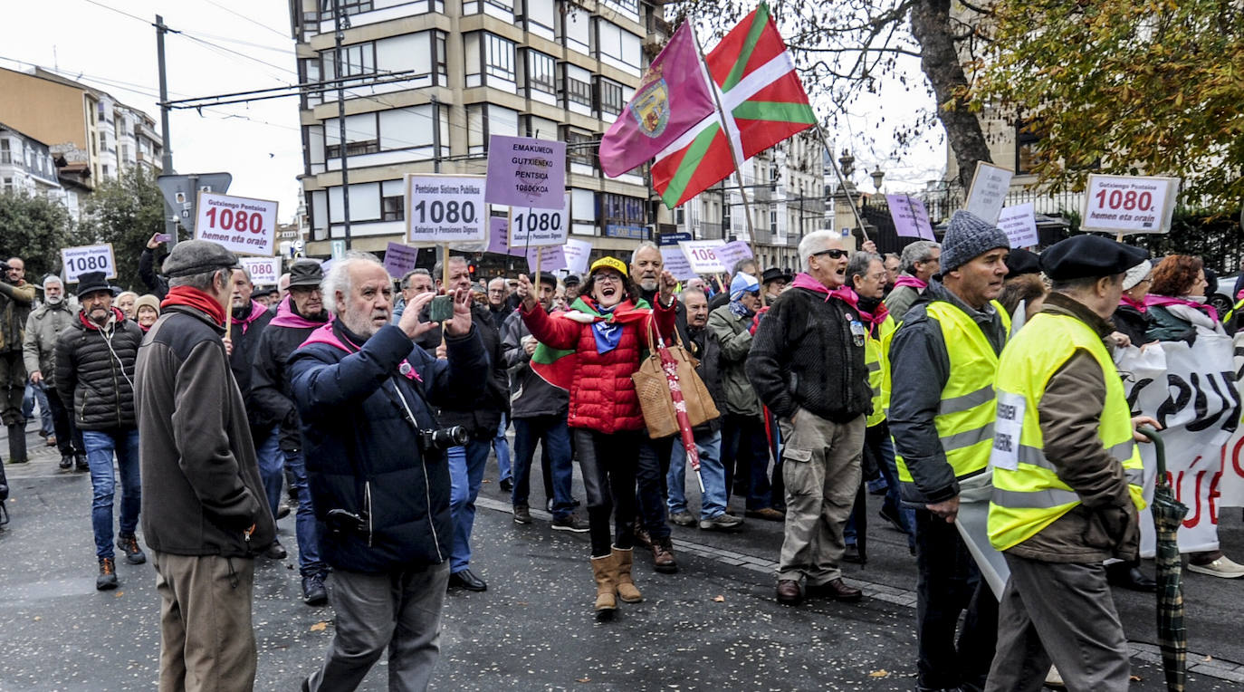 Una de las marchas ha partido desde el Palacio de Congresos Europa de Vitoria.