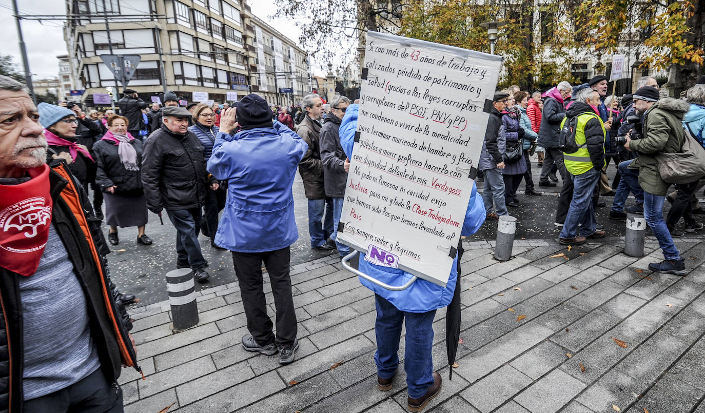 Una de las marchas ha partido desde el Palacio de Congresos Europa de Vitoria.