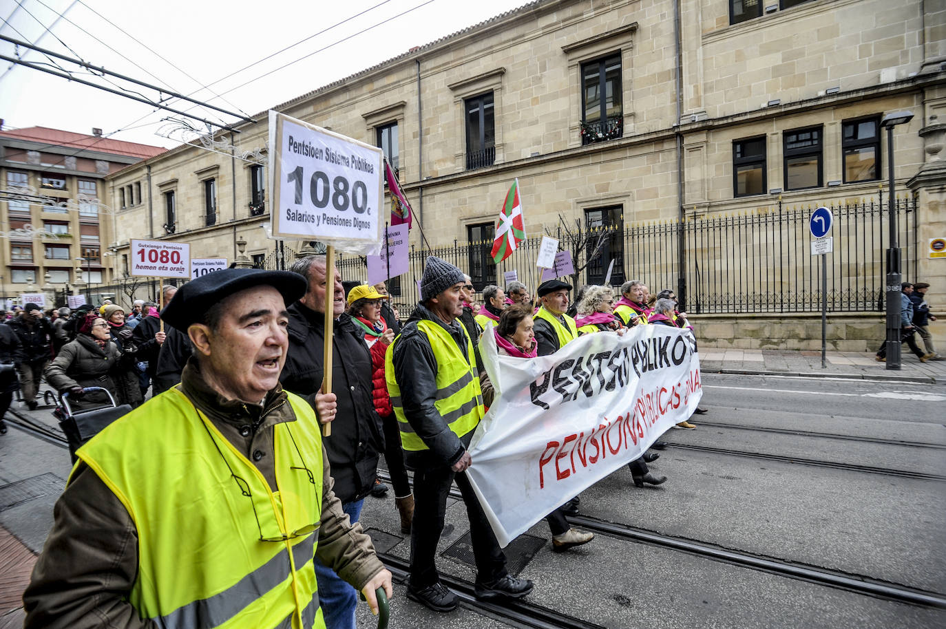 Una de las marchas ha partido desde el Palacio de Congresos Europa de Vitoria.