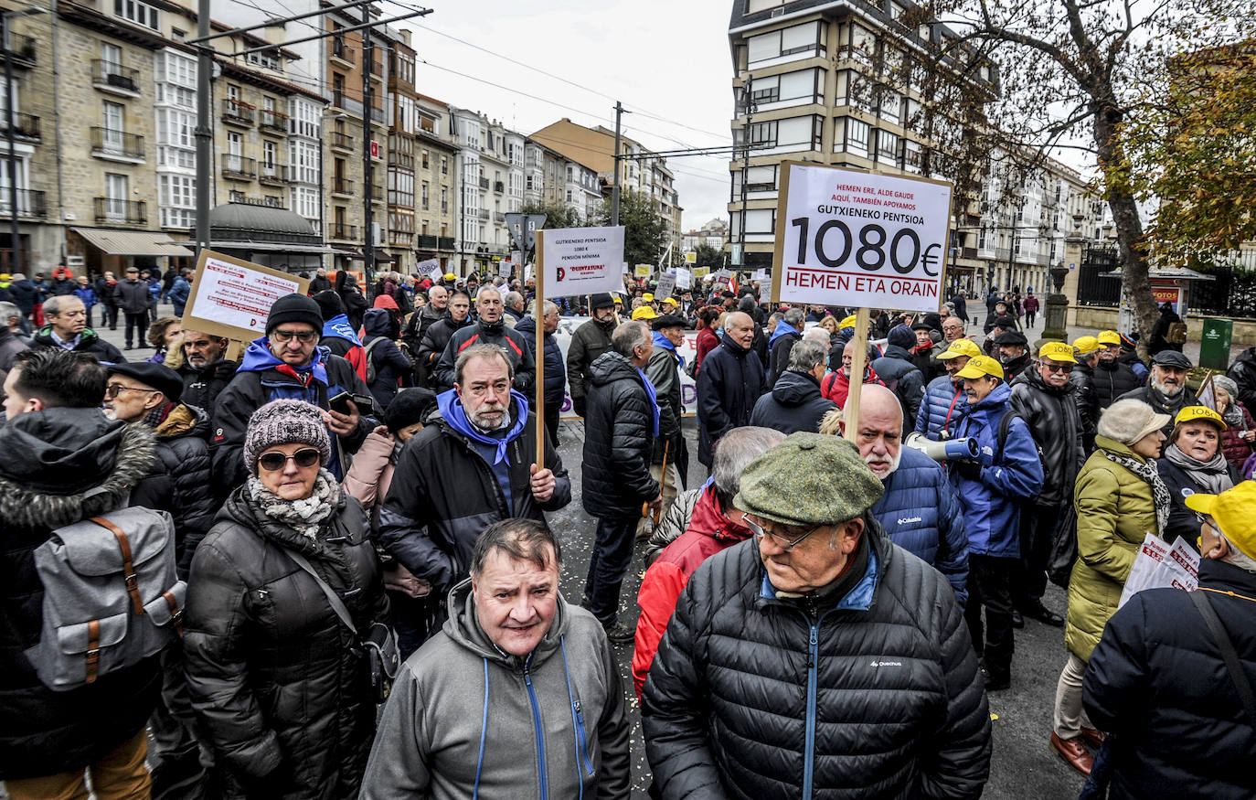 Una de las marchas ha partido desde el Palacio de Congresos Europa de Vitoria.