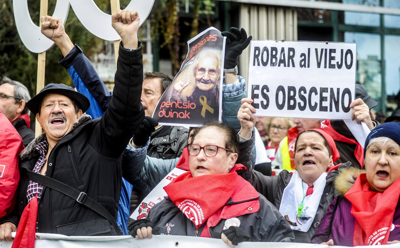 Una de las marchas ha partido desde el Palacio de Congresos Europa de Vitoria.