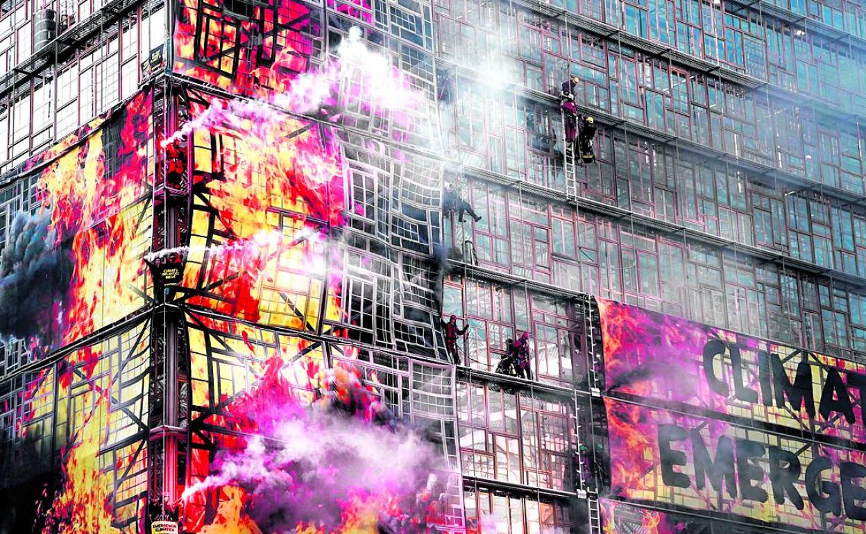 Protesta de Greenpeace en el Consejo Europeo.