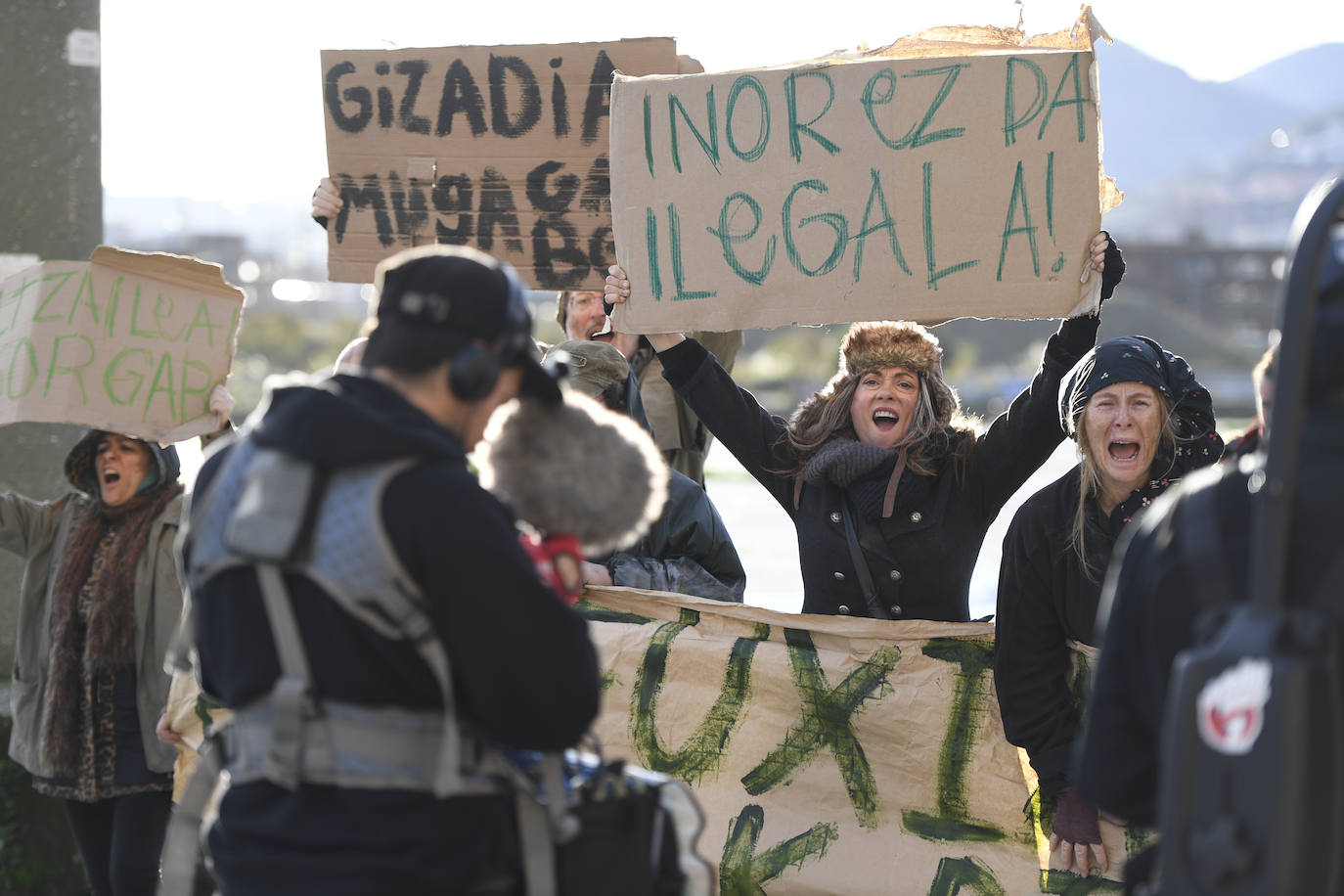 Rodaje de la webserie norteamericana «utopia plantilla» en los exteriores del entorno edificio de molinos (muelle astillero). 