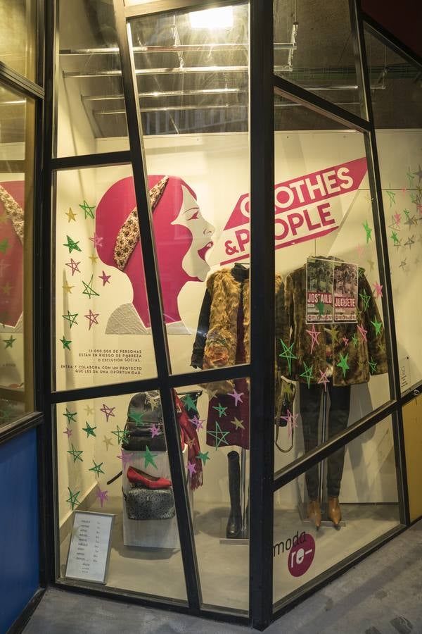 Fachada de la tienda de Fernández del Campo, la más grande de las tres que la red de cooperativas tiene desplegadas en Bilbao. En toda España hay 32.