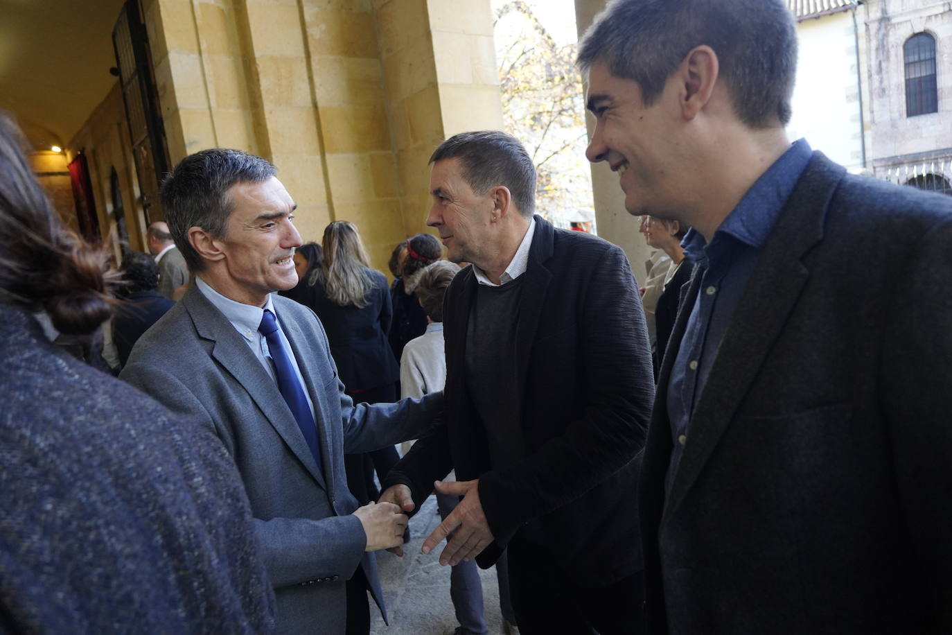 Fotos: Las imágenes del encuentro entre exlehandakaris en Gernika