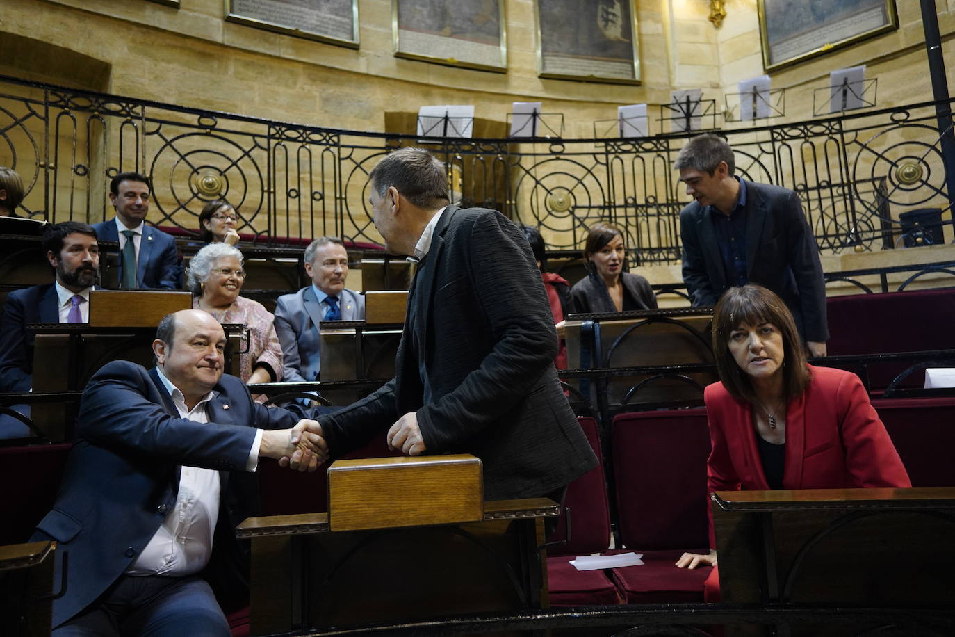 Fotos: Las imágenes del encuentro entre exlehandakaris en Gernika