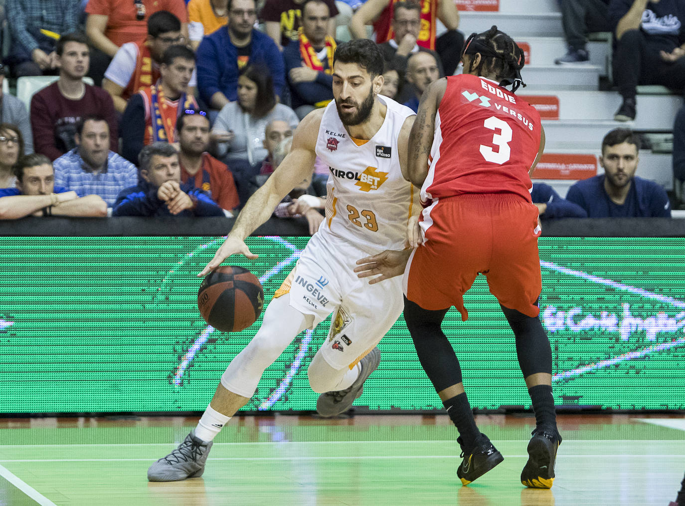 Fotos: Las mejores imágenes del partido entre el UCAM Murcia y el Baskonia